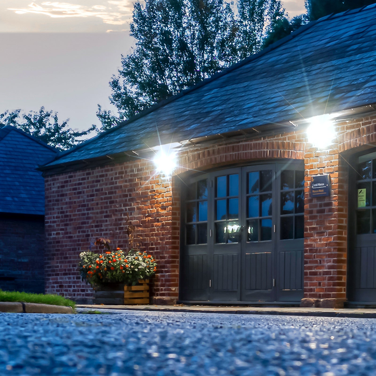 100W, LED Floodlights, 13500 Lumens, 4000K Cool White, Non-Dimmable Spotlights